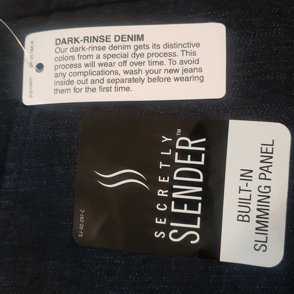 St. John's Bay Secretly Slender Mid Rise Capris size 16P New with tags! - Picture 3 of 6